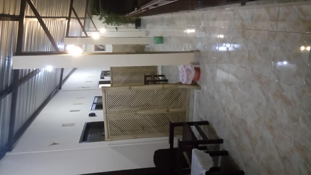 Puji Homestay マタラム エクステリア 写真