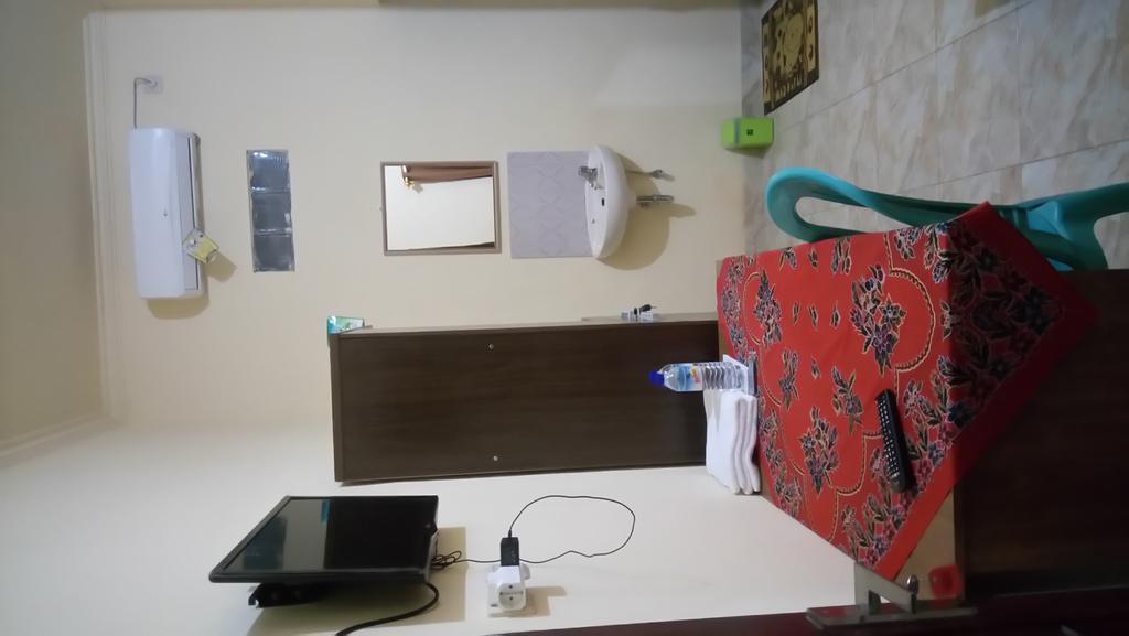 Puji Homestay マタラム エクステリア 写真