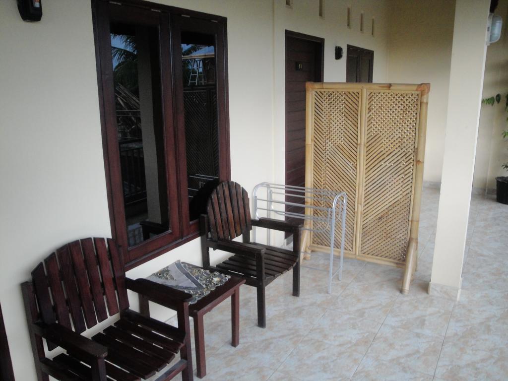 Puji Homestay マタラム エクステリア 写真