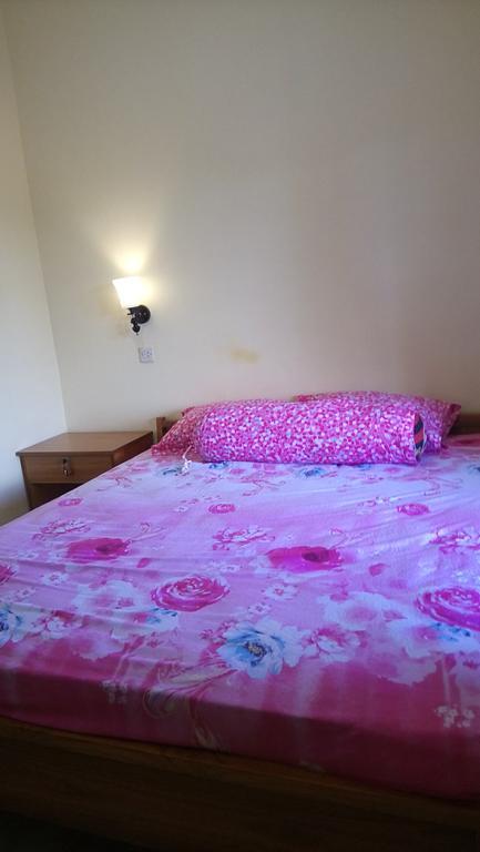 Puji Homestay マタラム エクステリア 写真