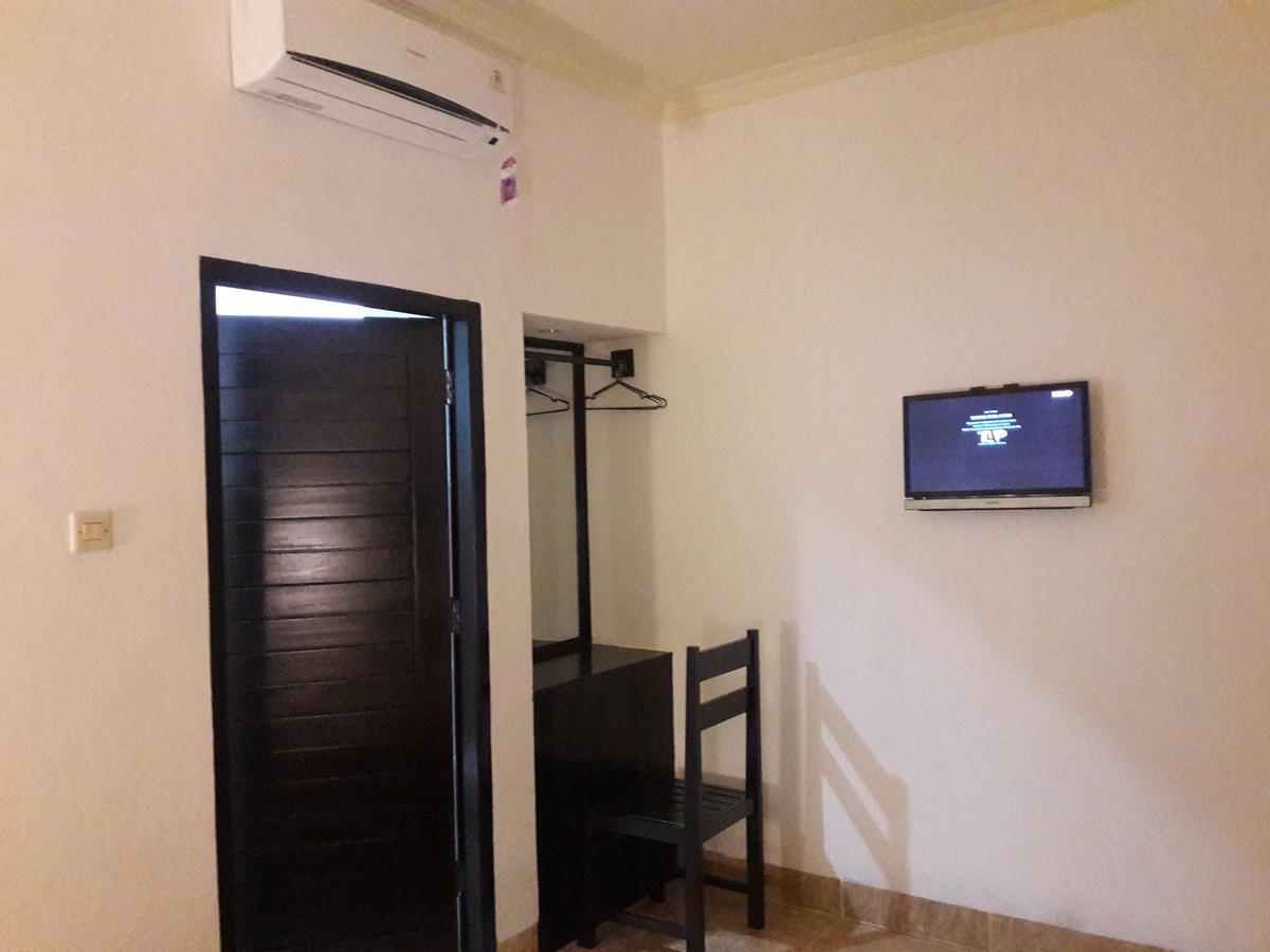 Puji Homestay マタラム エクステリア 写真
